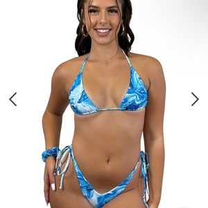 Beautiful blue swirl bikini! 💙